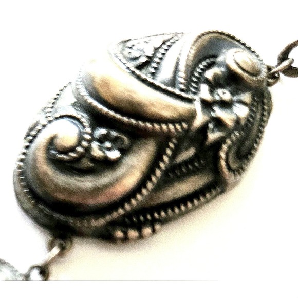 Floral Elegance: Art Deco Choker with Floral Motif - Picture 8 of 16